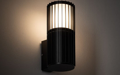 Shirano E27 buitenwandlamp met spotkap IP54 zwart