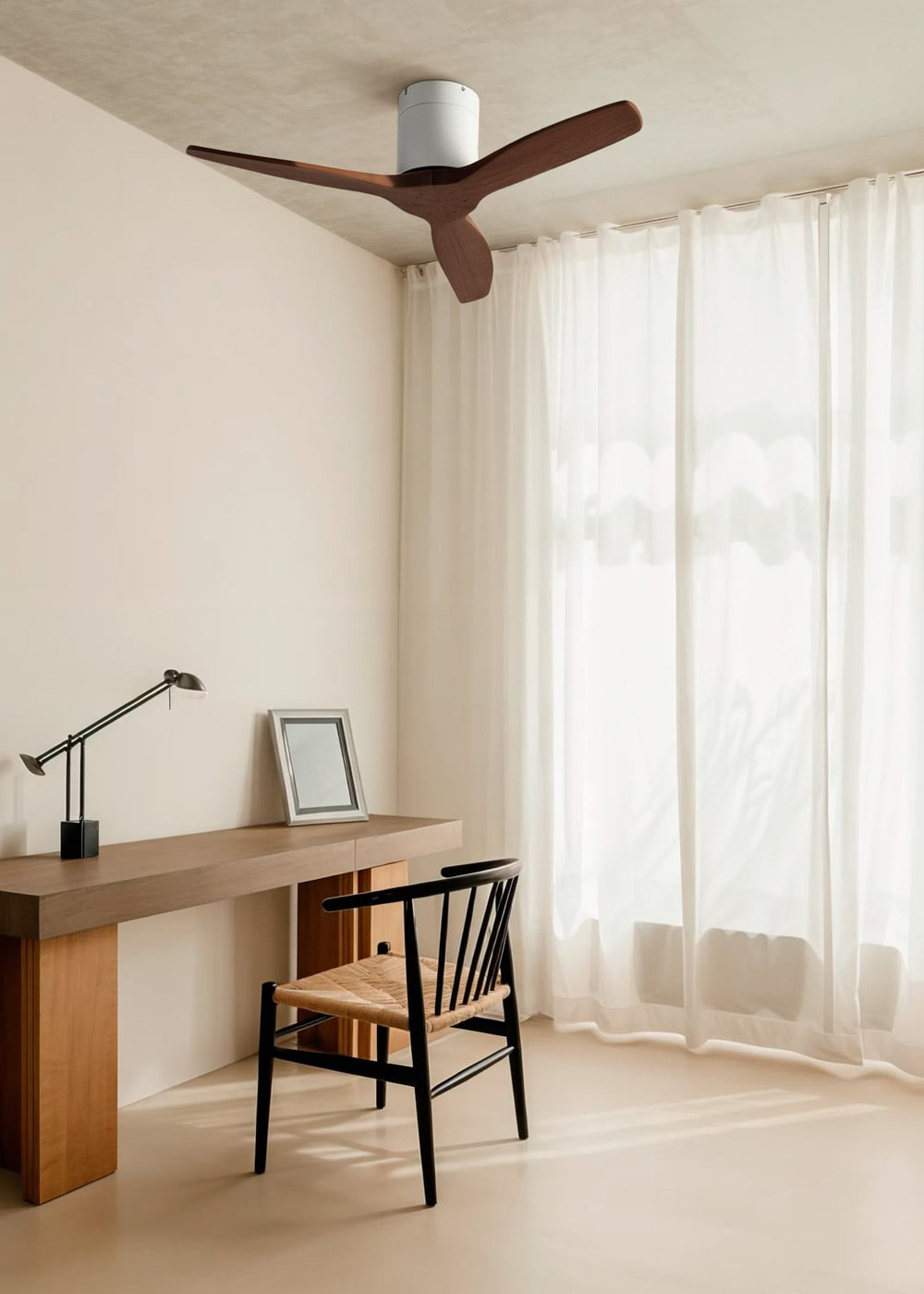 Calmivo plafondventilator wit met donker houtlook