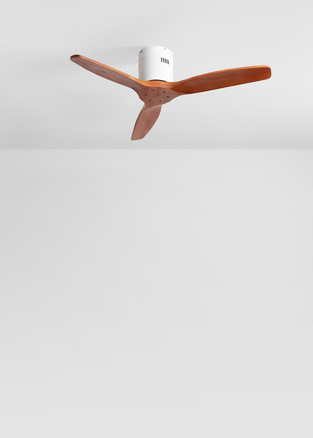 Naturavo plafondventilator wit / donker hout