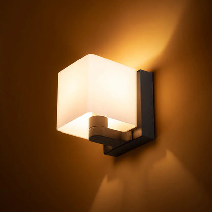 Cubia | Würfel-Wandleuchte | Opalglas