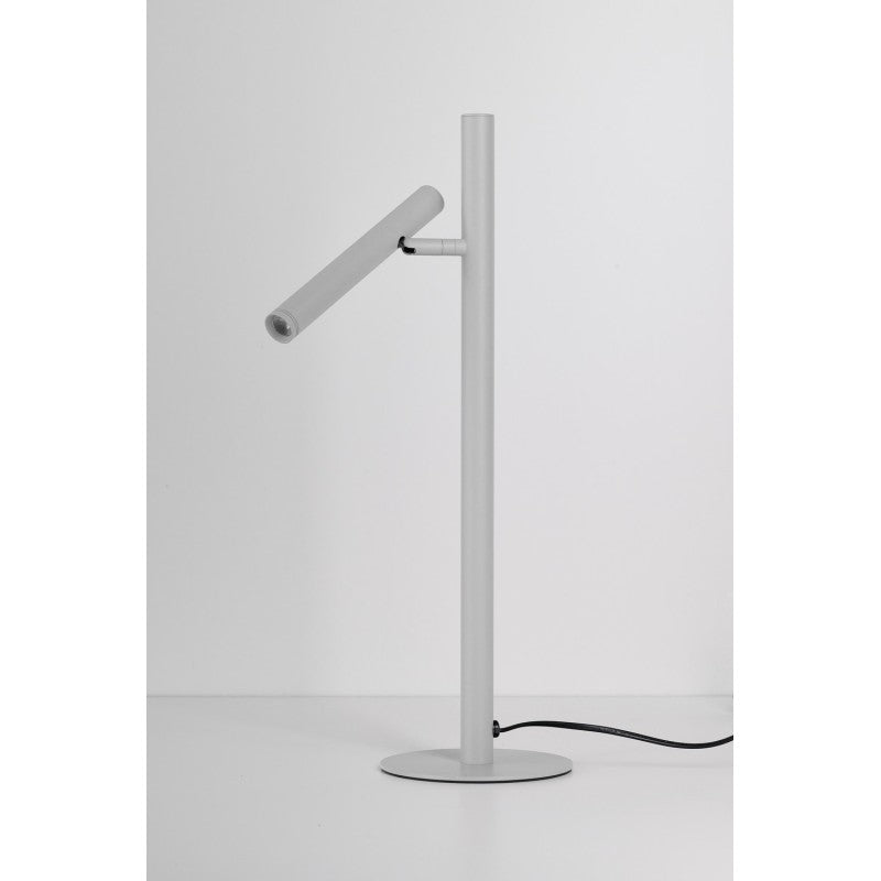TROST TABLE wit detail